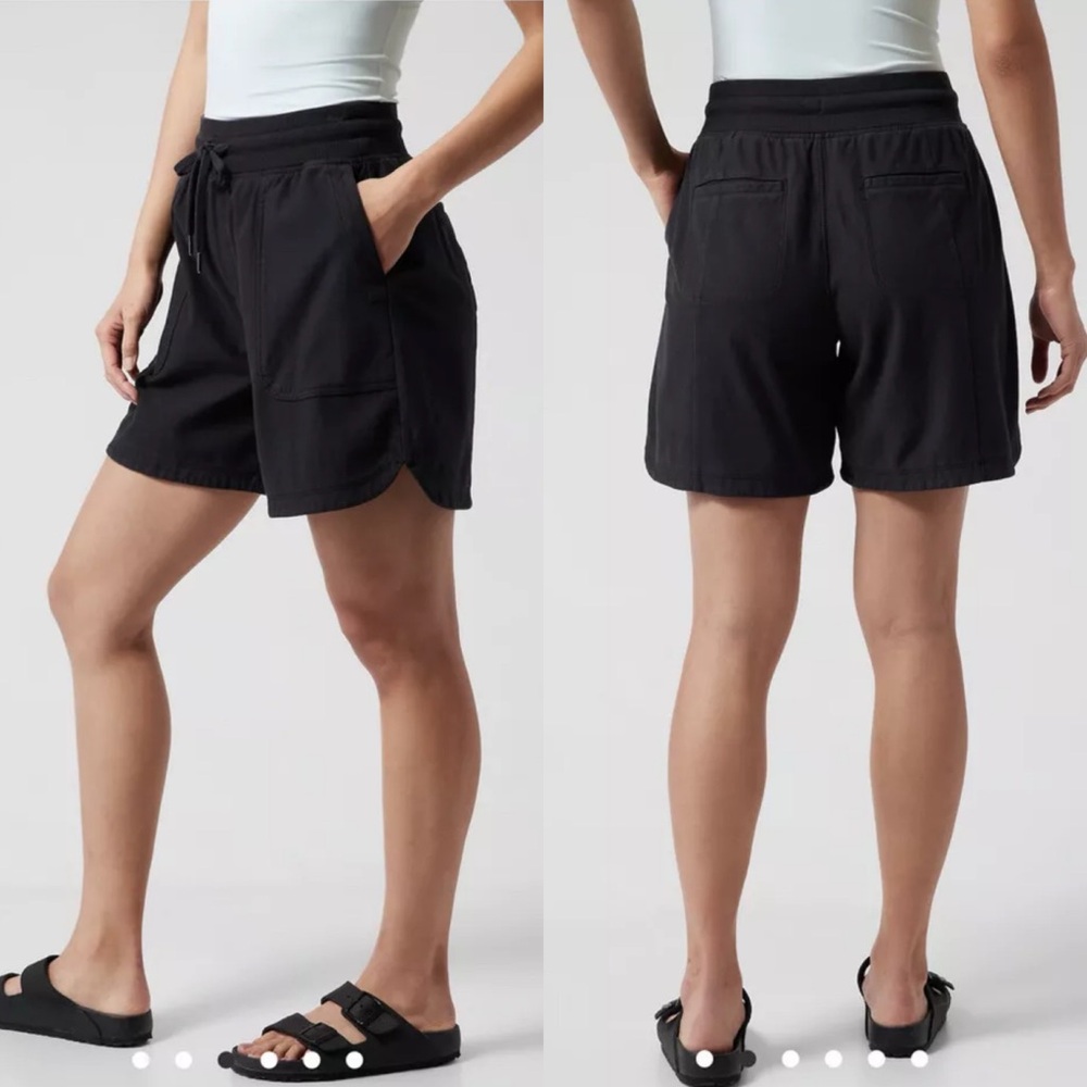 Athleta Farallon Midi Short, S